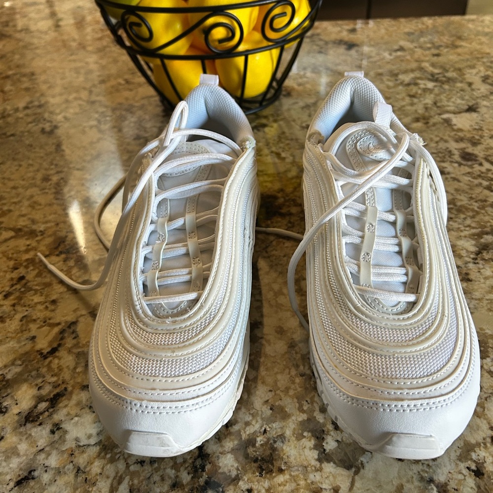Nike White Air Max - Picture 2 of 2